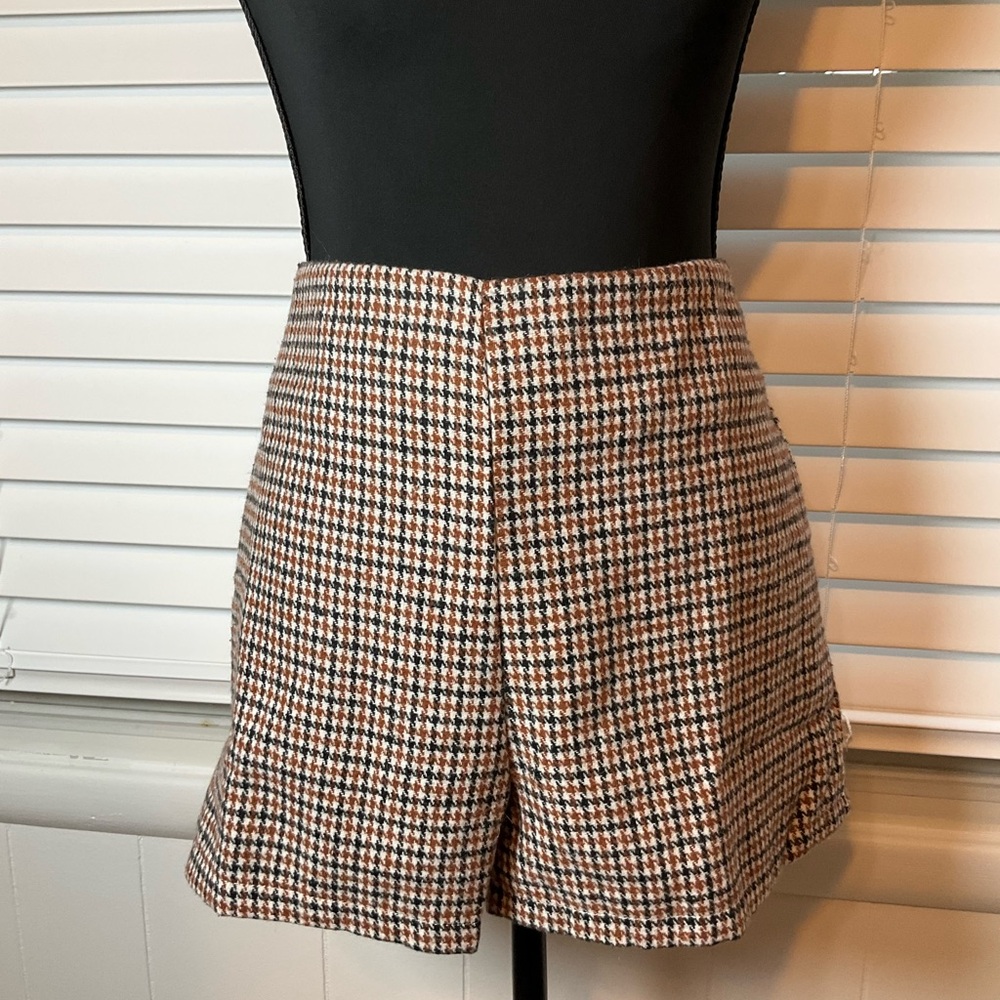 She + Sky High-Waist Houndstooth Shorts - Brown/Black/White
